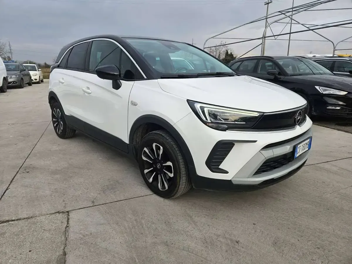 Usata Opel Crossland Elegance 131 CV (96 kW) 2024 Argento SUV
