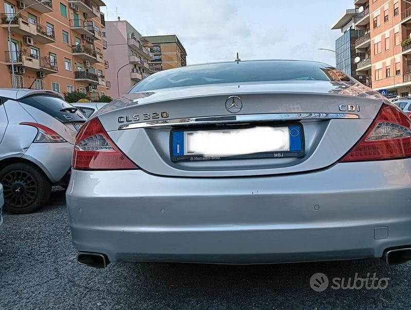 Usata Mercedes CLS320 224 CV (164 kW) 2009 Grigio Berlina