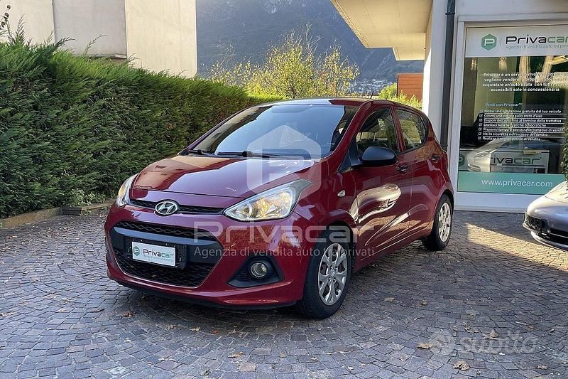 Usata Hyundai i10 Comfort 67 CV (49 kW) 2015 Rosso Utilitaria