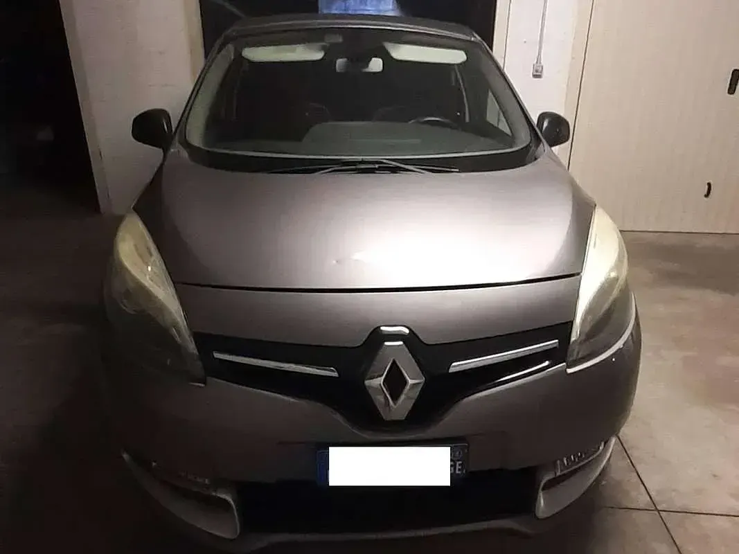 Usata Renault Scénic LIMITED 95 CV (69 kW) 2014 Grigio Monovolume