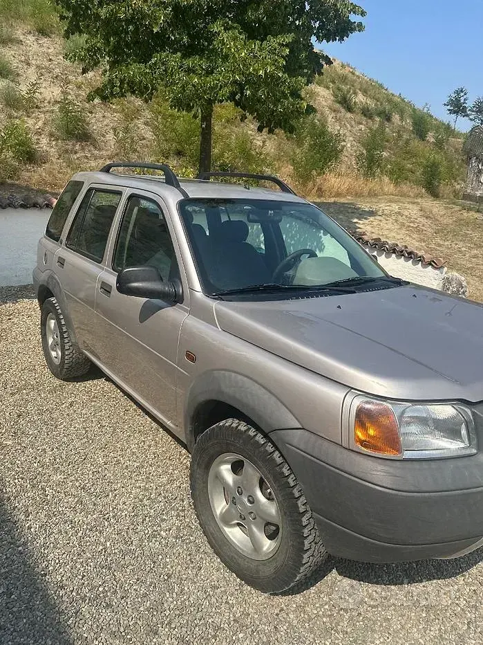 Usata Land Rover Freelander 97 CV (71 kW) 2000 Grigio SUV