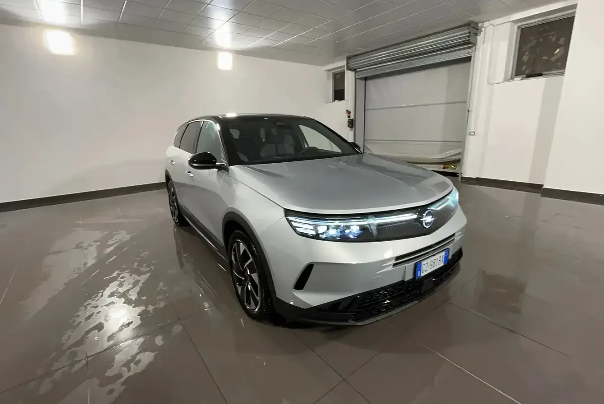 Usata Opel Grandland X 136 CV (100 kW) 2025 Kristall silver SUV