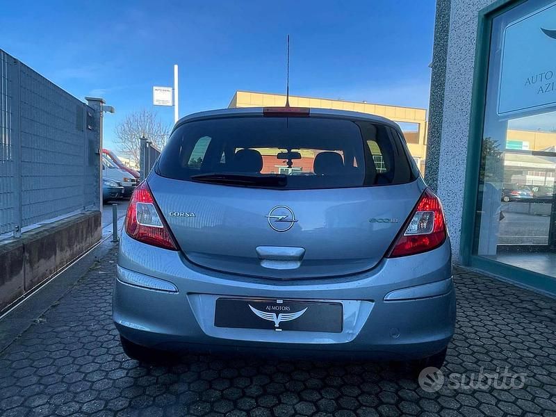 Usata Opel Corsa Cosmo 75 CV (55 kW) 2010 Grigio Utilitaria