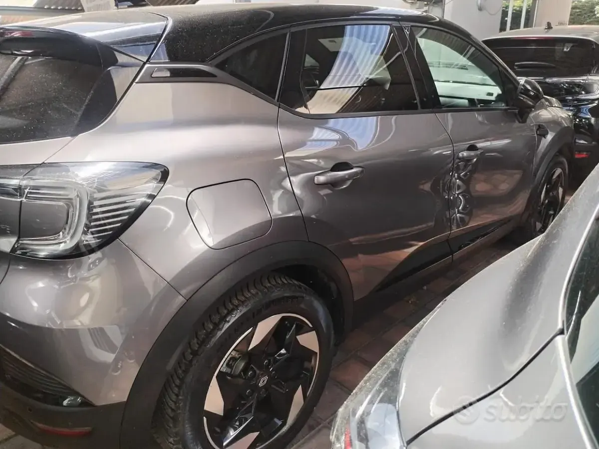 Usata Renault Captur Techno 91 CV (66 kW) 2025 Grigio SUV