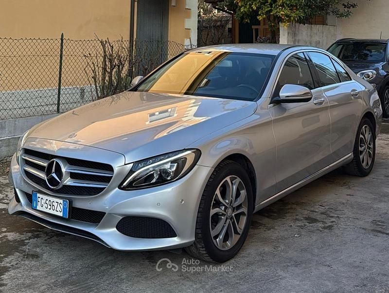 Usata Mercedes C200 136 CV (100 kW) 2017 Argento Berlina