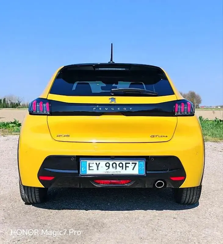 Usata Peugeot 208 GT-line 102 CV (75 kW) 2020 Giallo Utilitaria