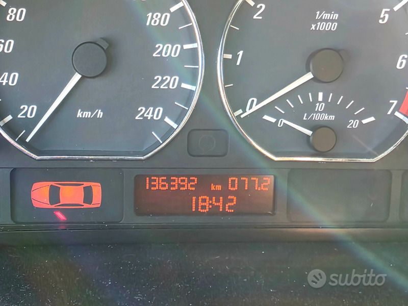 Usata BMW 318 Cabriolet 143 CV (105 kW) 2003 Blu Cabrio