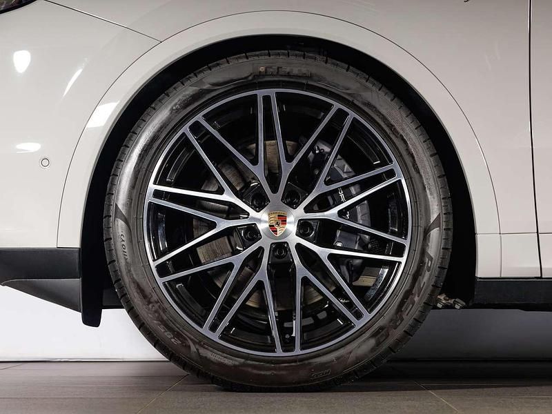 Nuova Porsche Cayenne 470 CV (345 kW) 2026 Gesso SUV