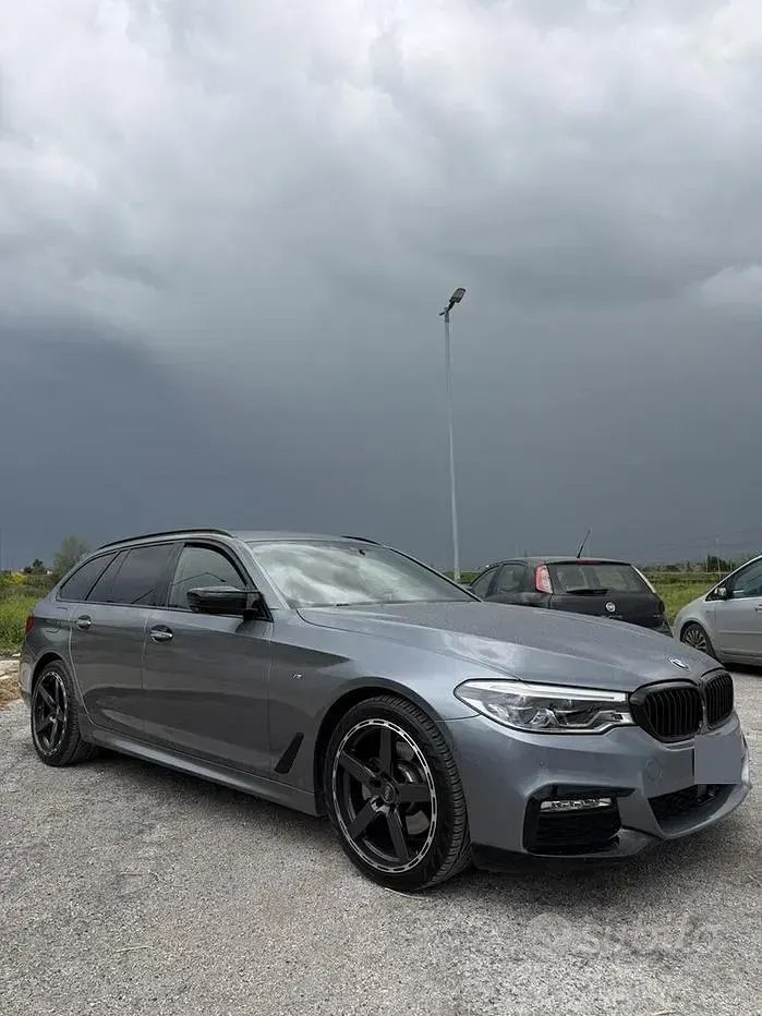 Usata BMW 520 Comfort Edition 190 CV (139 kW) 2017 Grigio Station wagon