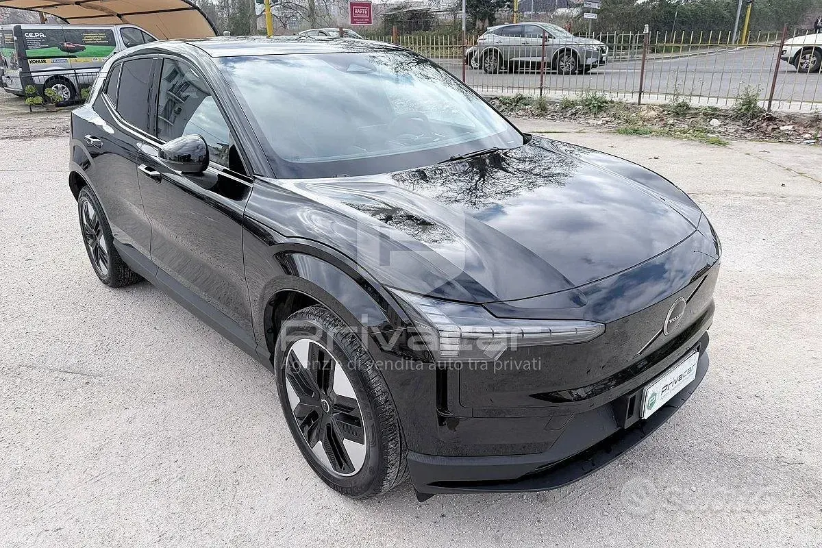 Usata Volvo EX30 Core 75 kW (102 CV) 2024 Nero SUV
