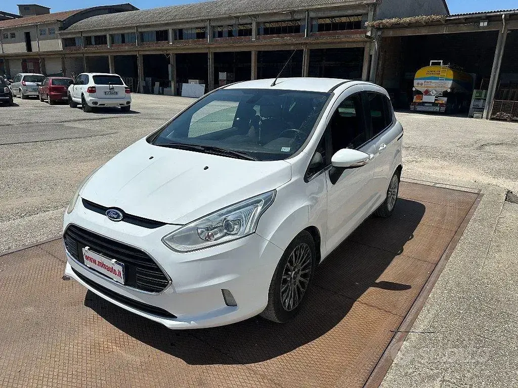 Usata Ford B-MAX 75 CV (55 kW) 2013 Bianco Monovolume