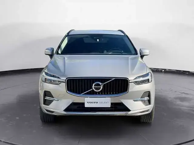 Usata Volvo XC60 Core 197 CV (144 kW) 2023 Argento SUV