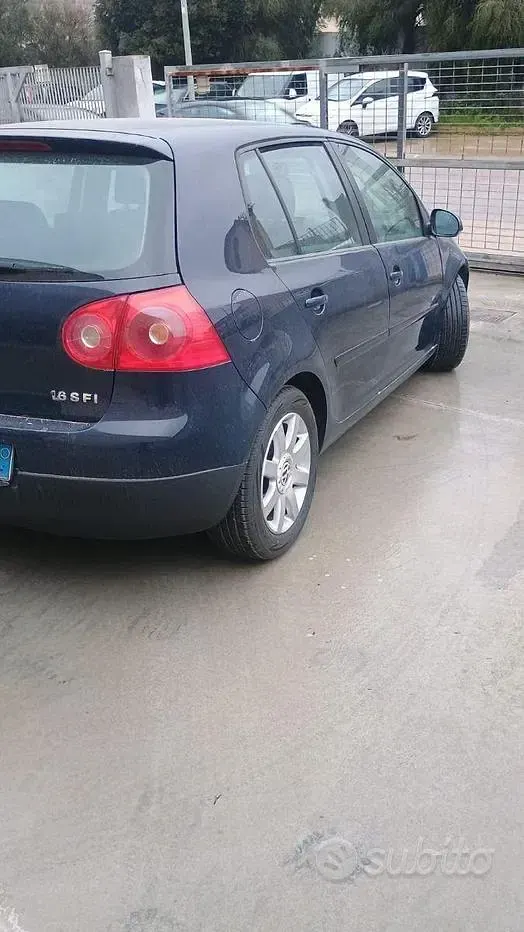 Usata VW Golf IV 115 CV (84 kW) 2004 Bluazzurro Berlina