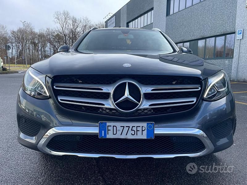 Usata Mercedes GLC220 169 CV (124 kW) 2016 Grigio SUV