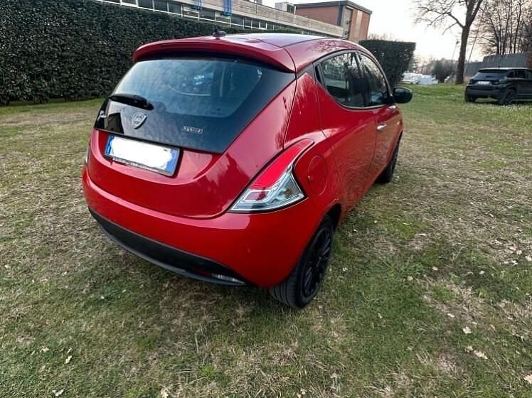 Usata Lancia Ypsilon S 69 CV (50 kW) 2022 Rosso Utilitaria