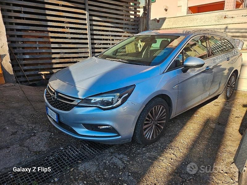 Grigio Usata 2016 Opel Astra Station wagon | 4300 € (Super prezzo) - Immagine 1/4