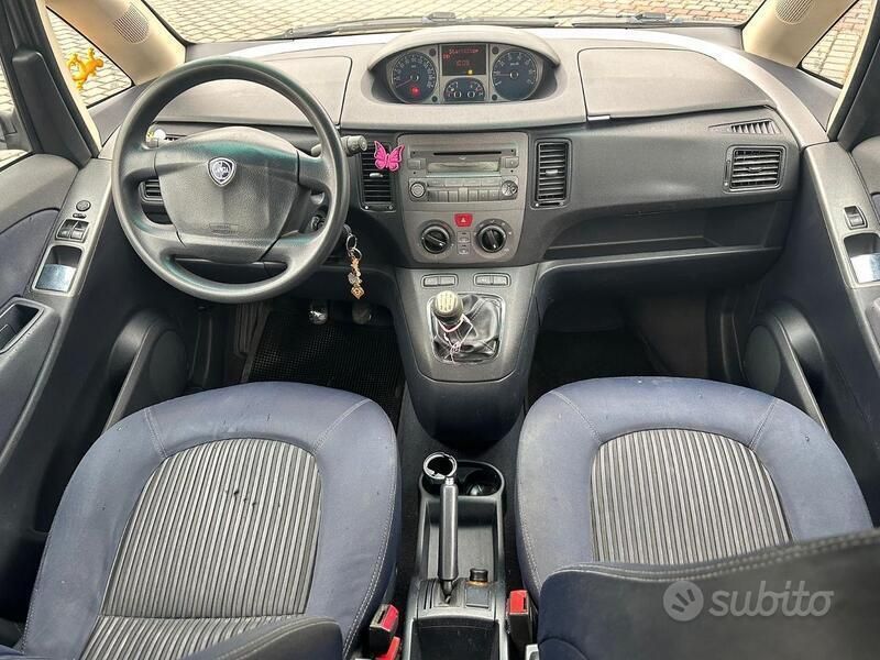 Usata Lancia Musa 90 CV (66 kW) 2010 Grigio Monovolume