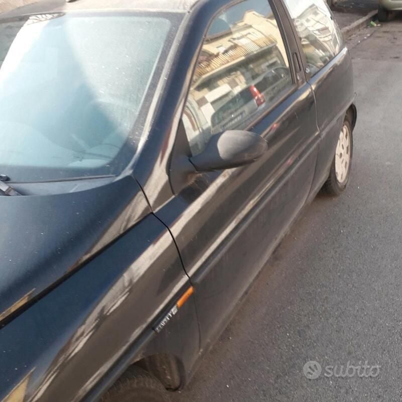 Usata Lancia Ypsilon 54 CV (39 kW) 2000 Nero Utilitaria