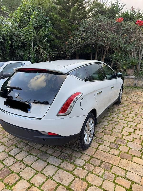 Usata Lancia Delta 2011 Bianco Utilitaria