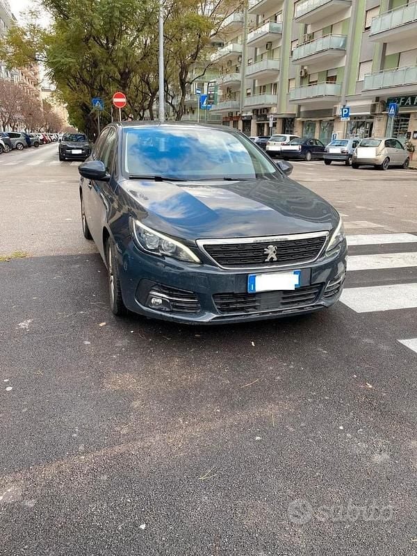 Usata Peugeot 308 110 CV (80 kW) 2019 Berlina