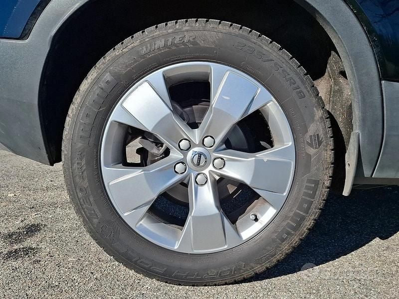 Usata Volvo XC40 Momentum 150 CV (110 kW) 2019 Nero SUV