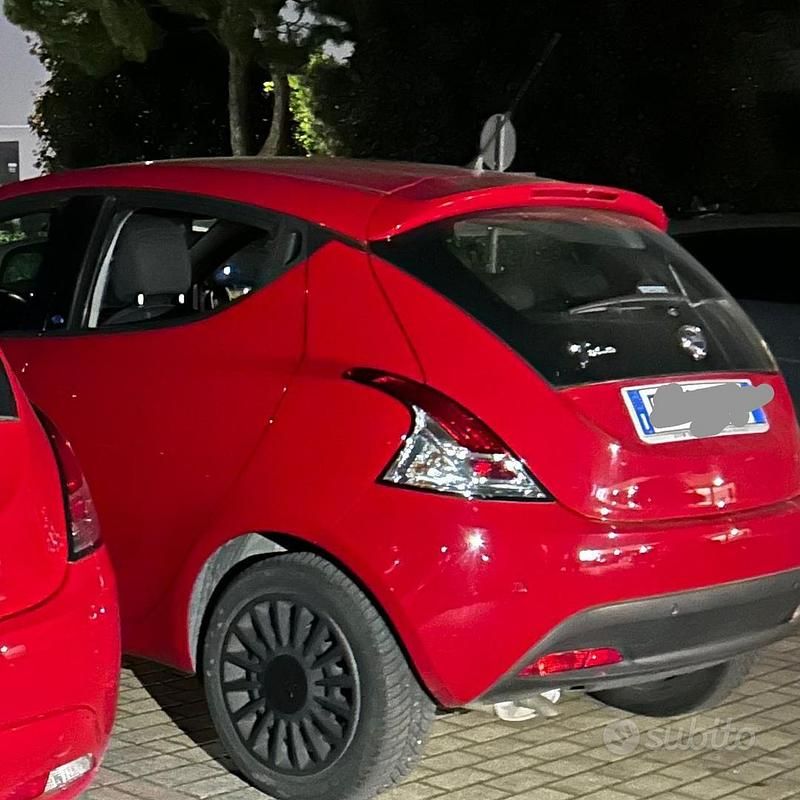 Usata Lancia Ypsilon 2018 Rosso Utilitaria