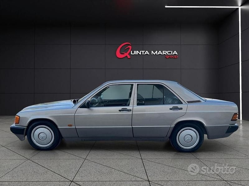 Usata Mercedes 190 122 CV (89 kW) 1990 Grigio Berlina