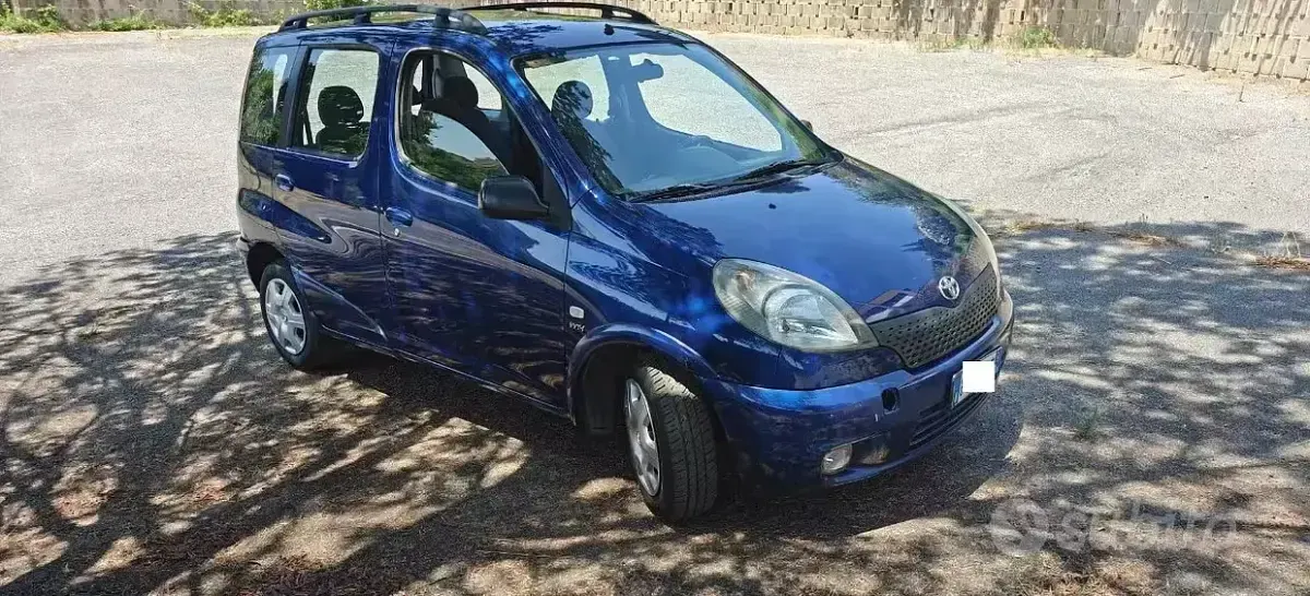 Usata Toyota Yaris Verso Sol 86 CV (63 kW) 2002 Bluazzurro Monovolume