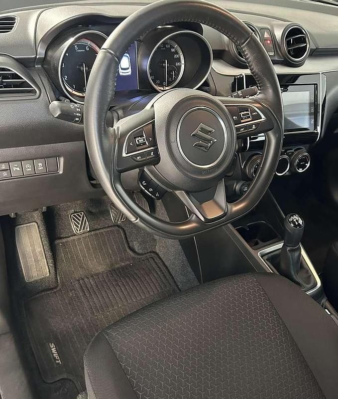 Usata Suzuki Swift 83 CV (61 kW) 2023 Londra Utilitaria