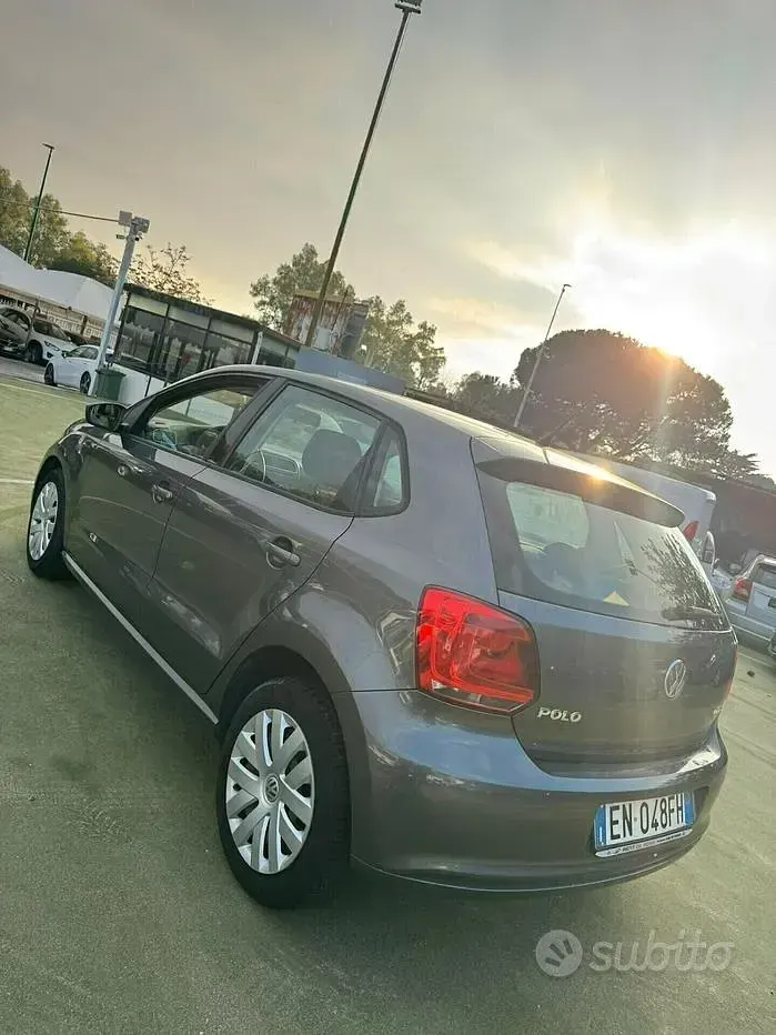 Usata VW Polo Comfortline 75 CV (55 kW) 2012 Grigio Utilitaria