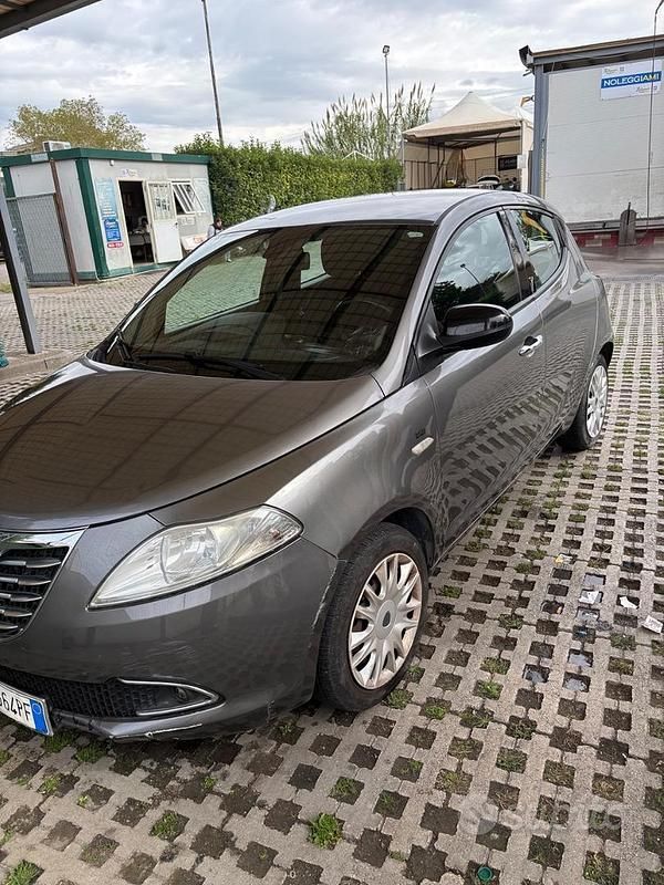 Usata Lancia Ypsilon 60 CV (44 kW) 2014 Utilitaria