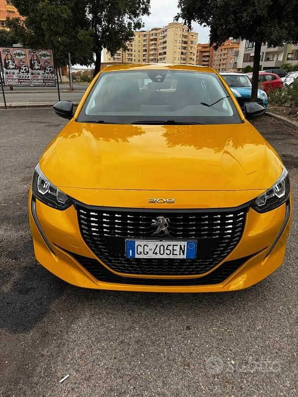 Usata Peugeot 208 Active 82 CV (60 kW) 2022 Giallo Utilitaria