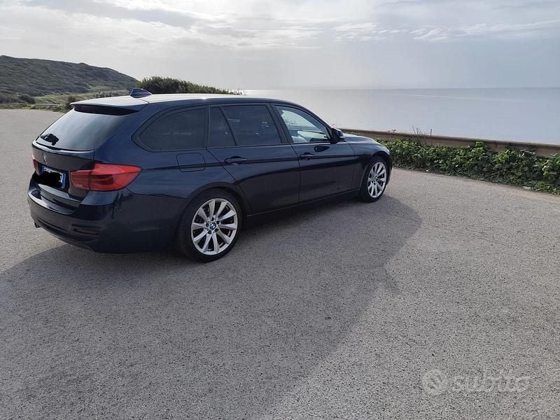 Usata BMW 320 Advantage 190 CV (139 kW) 2017 Blu Station wagon