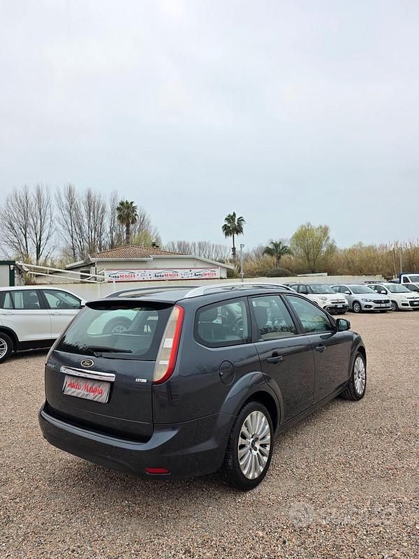 Usata Ford Focus 90 CV (66 kW) 2008 Grigio Station wagon