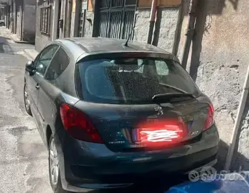 Usata Peugeot 207 90 CV (66 kW) 2007 Verde Berlina