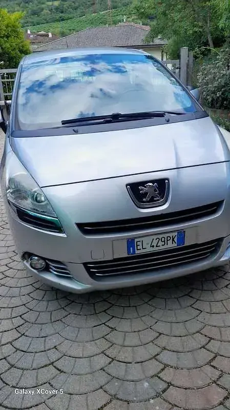 Usata Peugeot 5008 Family 111 CV (81 kW) 2012 Monovolume