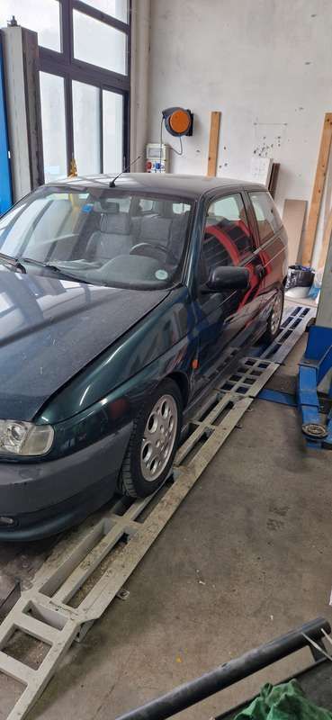 Verde Usata 1997 Alfa Romeo 145 Due volumi | 1800 € (Super prezzo) - Immagine 1/4