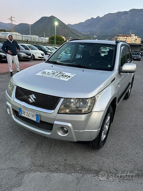 Usata Suzuki Grand Vitara 129 CV (94 kW) 2006 Grigio SUV