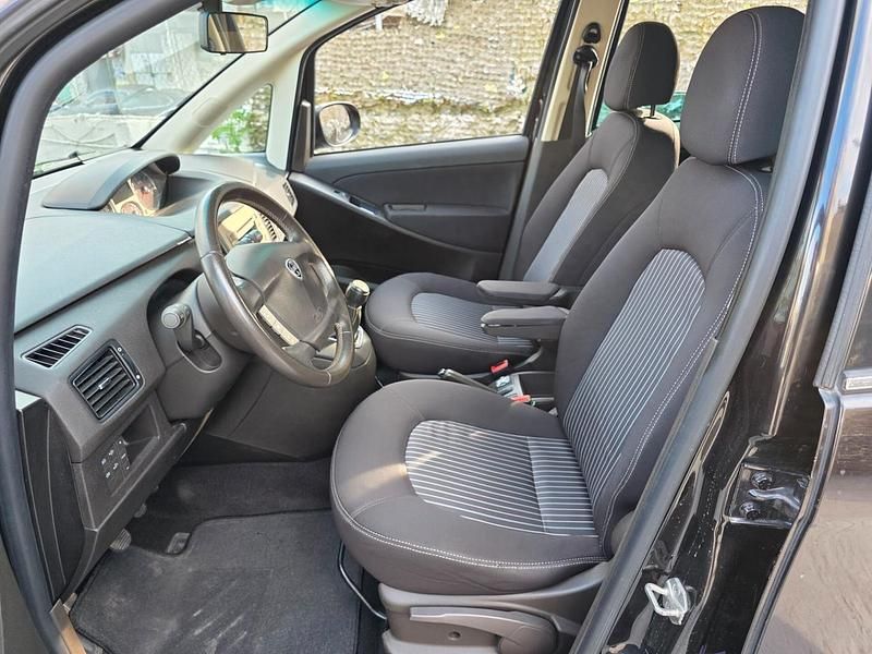 Usata Lancia Musa Platinum 69 CV (50 kW) 2008 Grigio Monovolume