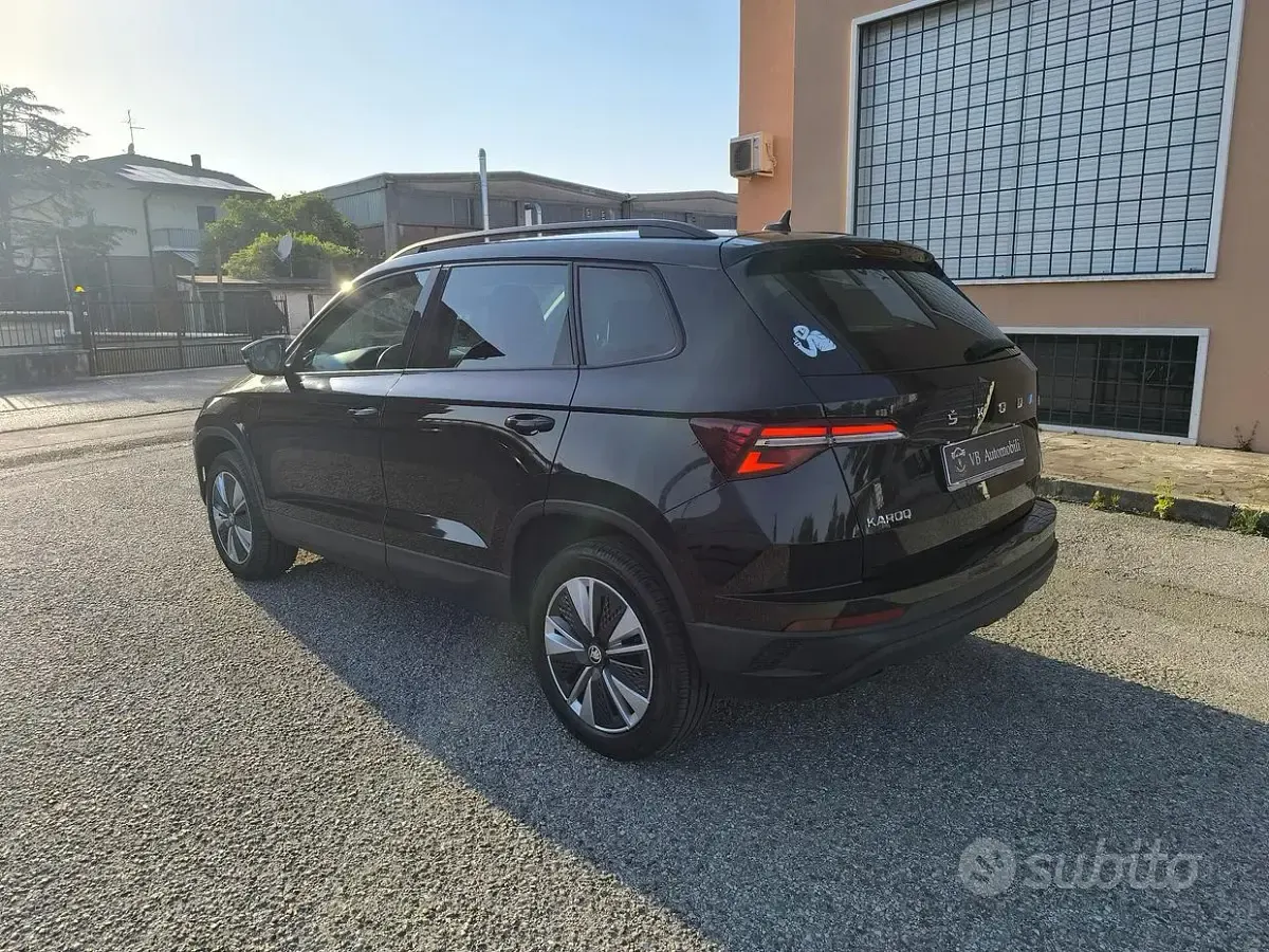 Usata Skoda Karoq Executive 116 CV (85 kW) 2022 Nero SUV