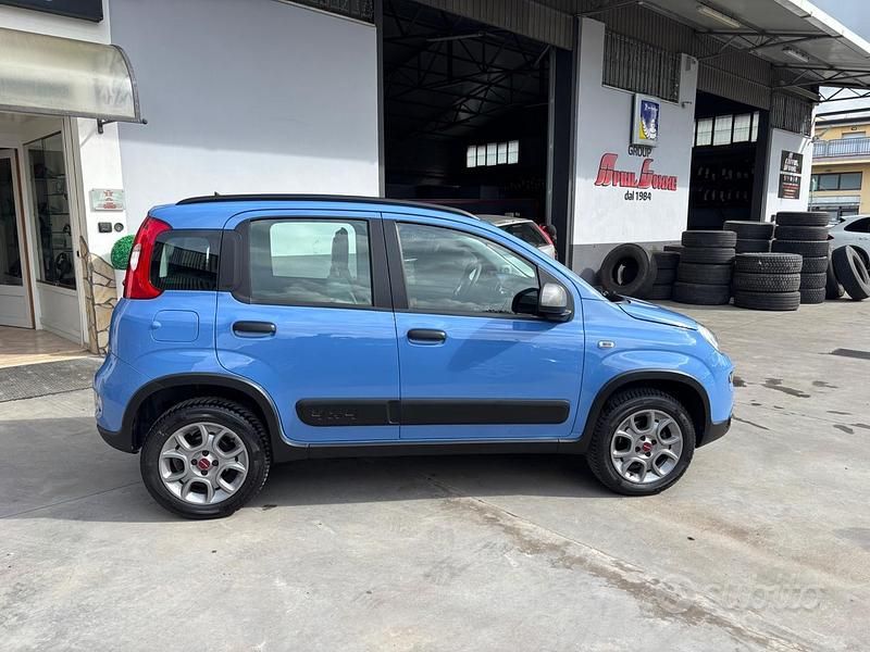 Usata Fiat Panda 4x4 S 86 CV (63 kW) 2016 Blu Utilitaria