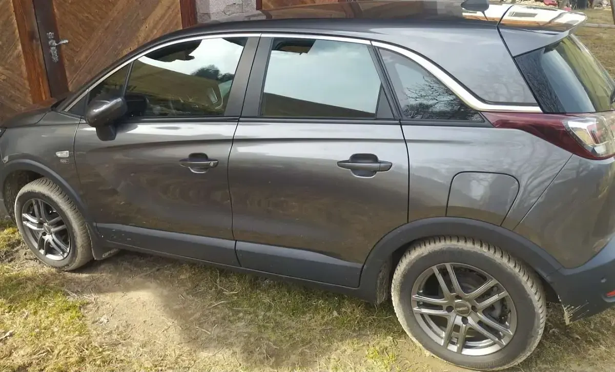Usata Opel Crossland Innovation 131 CV (96 kW) 2021 Grigio SUV