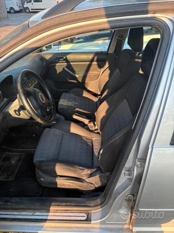 Usata 2001 VW Bora Tre volumi | 800 € - Immagine 1/4