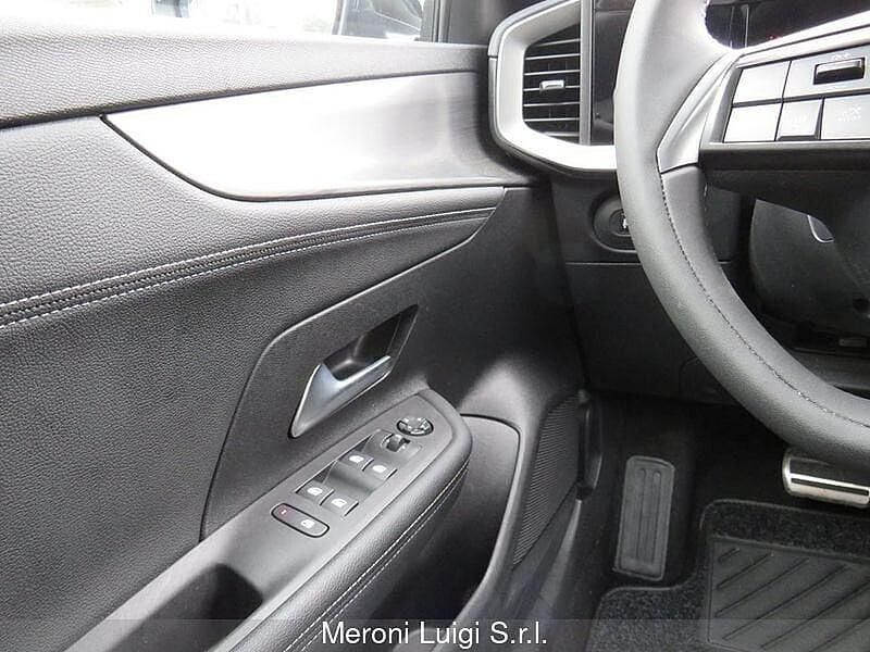 Usata Opel Mokka 130 CV (95 kW) 2025 Grigio SUV