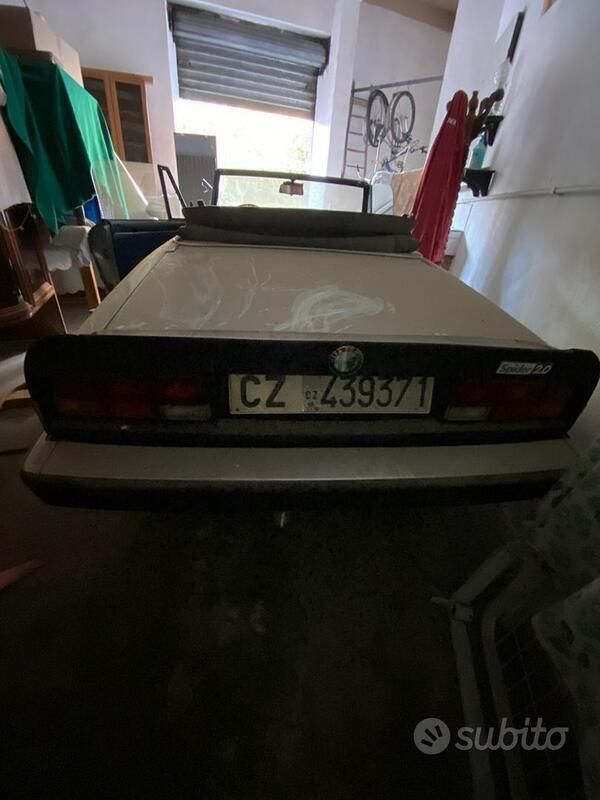 Usata Alfa Romeo Spider 128 CV (94 kW) 1989 Verde Cabrio