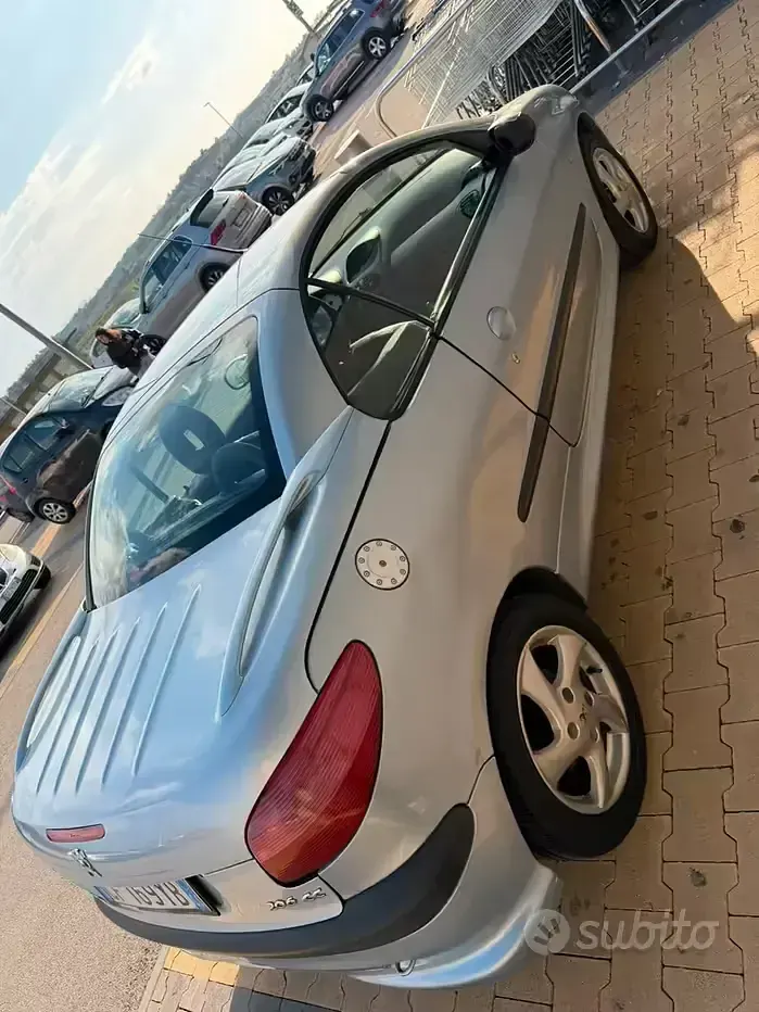 Usata Peugeot 206 CC 109 CV (80 kW) 2003 Cabrio