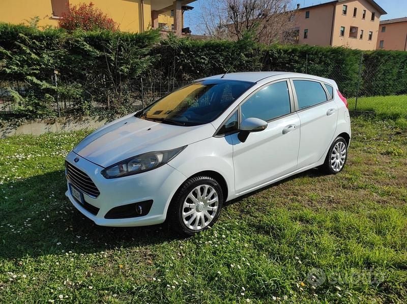 Usata Ford Fiesta 95 CV (69 kW) 2016 Bianco Berlina