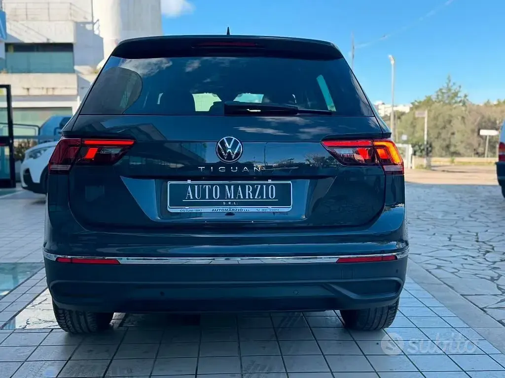 Usata VW Tiguan Life 122 CV (89 kW) 2022 Grigio SUV