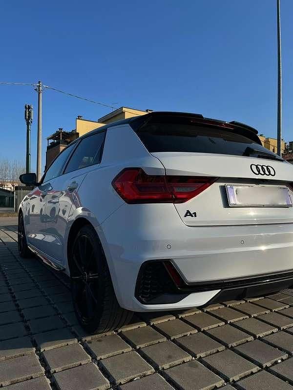 Usata Audi A1 Sportback Ambiente 95 CV (69 kW) 2023 Bianco Utilitaria