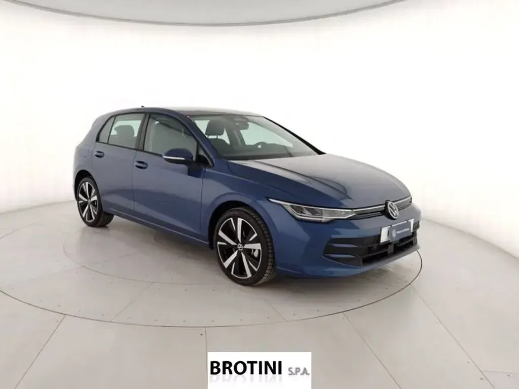 Nuova VW Golf VIII Life 204 CV (150 kW) 2026 Blu metallizzato Berlina
